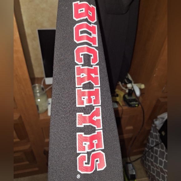 A Colosseum Ohio State Buckeyes black and red hoodie in a youth size medium. - Picture 5 of 11